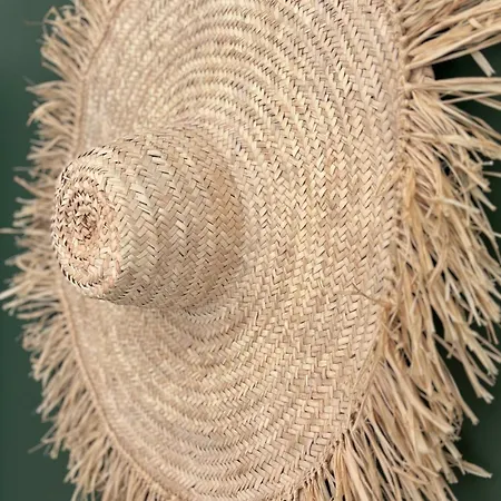 Un Petit Coin De Paradis Avec Piscine Et Parking