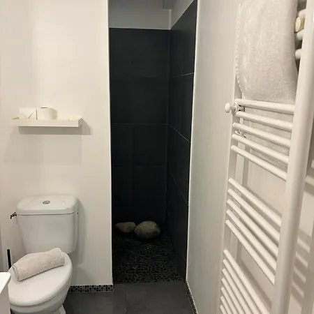 Frühstückspension Un Petit Coin De Paradis Avec Piscine Et Parking 3*